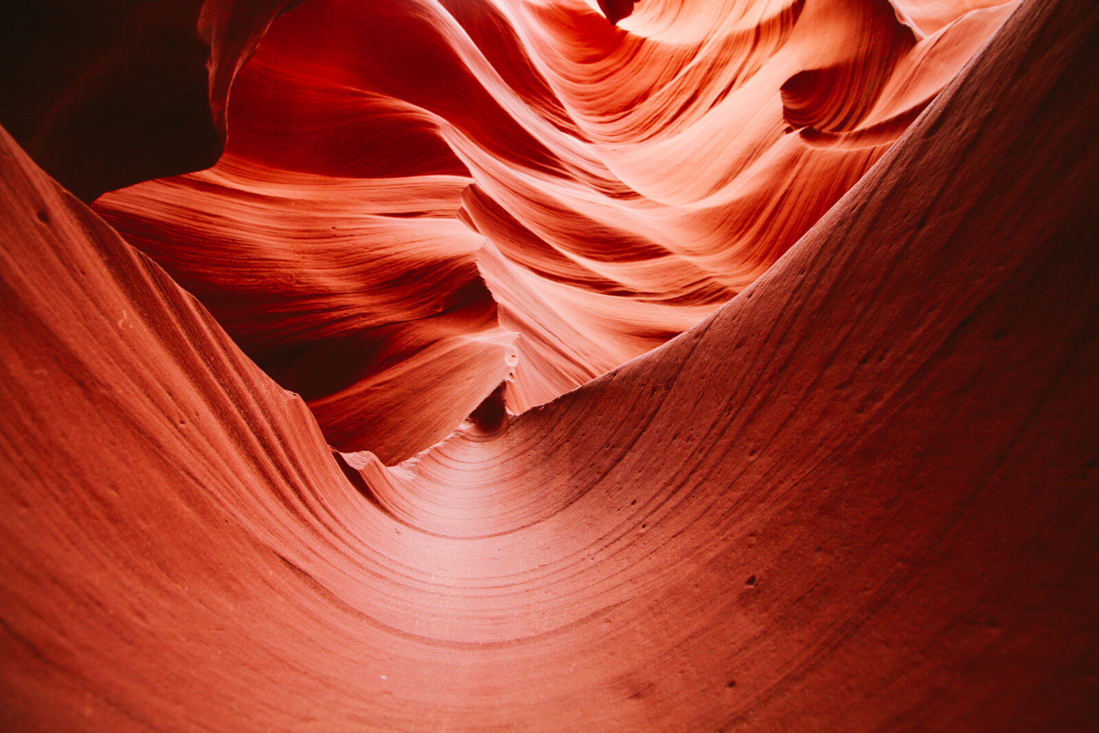 Canon EOS 600D (Rebel EOS T3i / EOS Kiss X5) + Canon EF-S 10-18mm F4.5–5.6 IS STM sample photo. Antelope, canyon, blur, bright photography