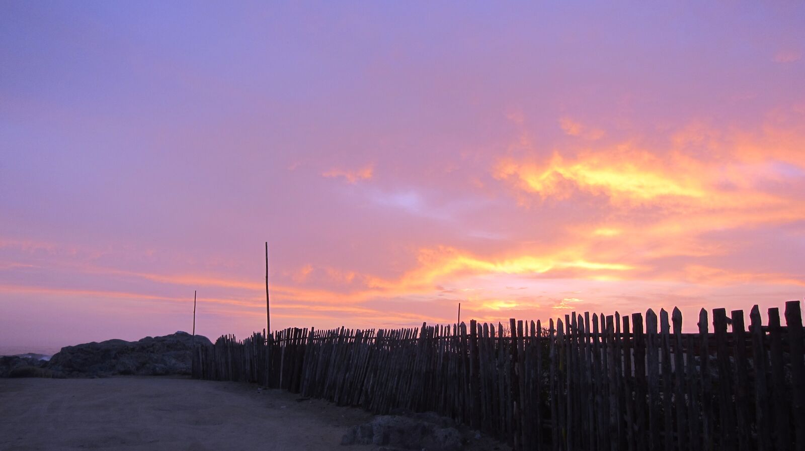 Canon PowerShot S90 sample photo. Sunset, horizon, beach photography