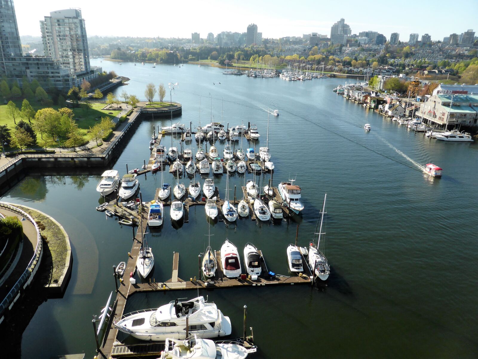 Panasonic Lumix DMC-ZS30 (Lumix DMC-TZ40) sample photo. Port, vancouver, boats photography