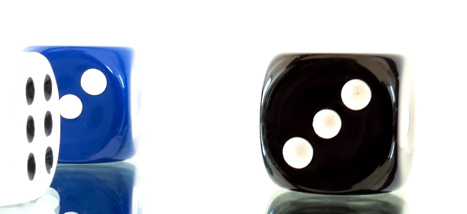 Panasonic Lumix DMC-LX10 (Lumix DMC-LX15) sample photo. Gamble, luck, cube photography