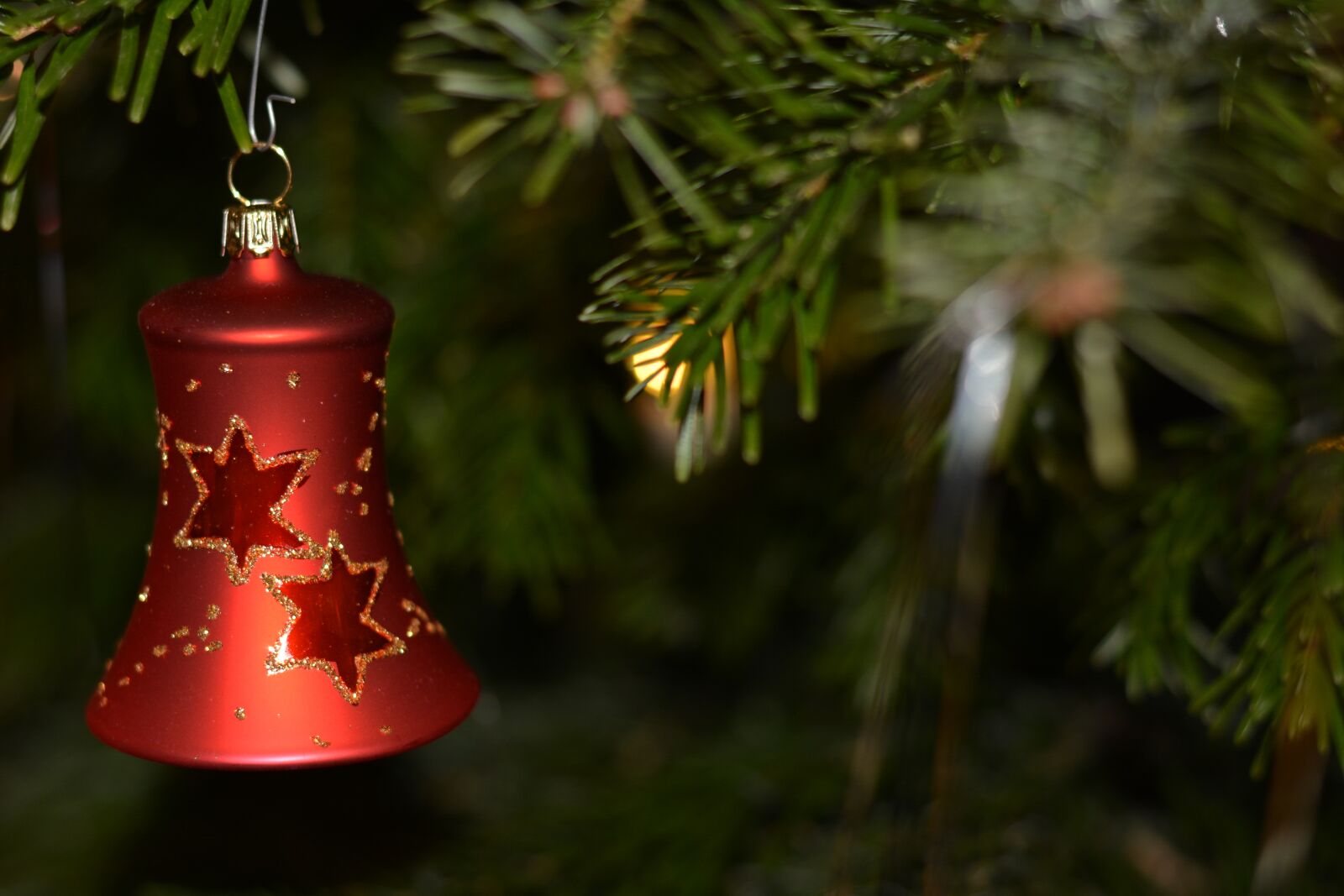 Nikon D5200 sample photo. Christmas, tree decorations, holidays photography