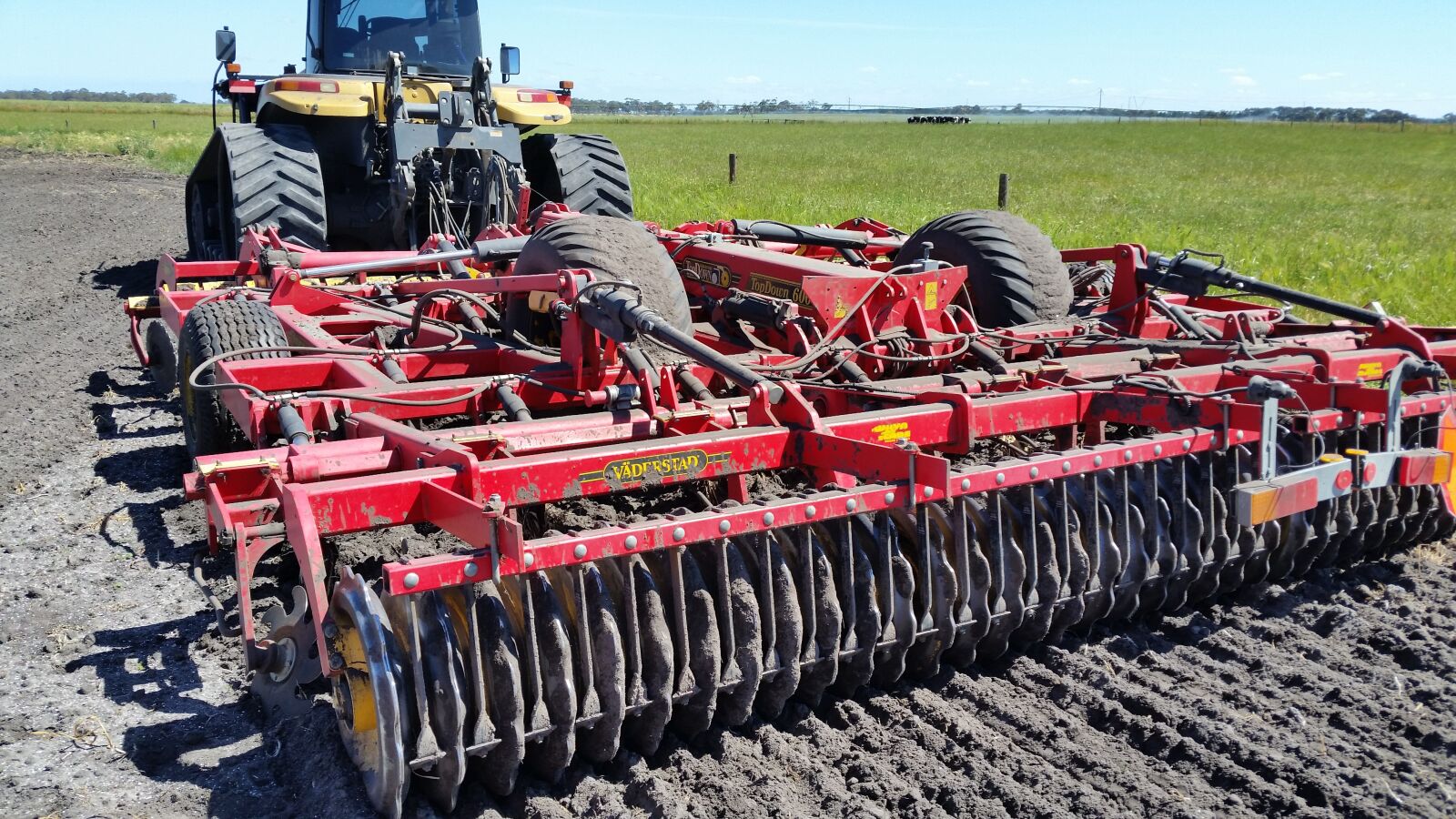 Samsung Galaxy S5 sample photo. Tractor, australia, harrow photography