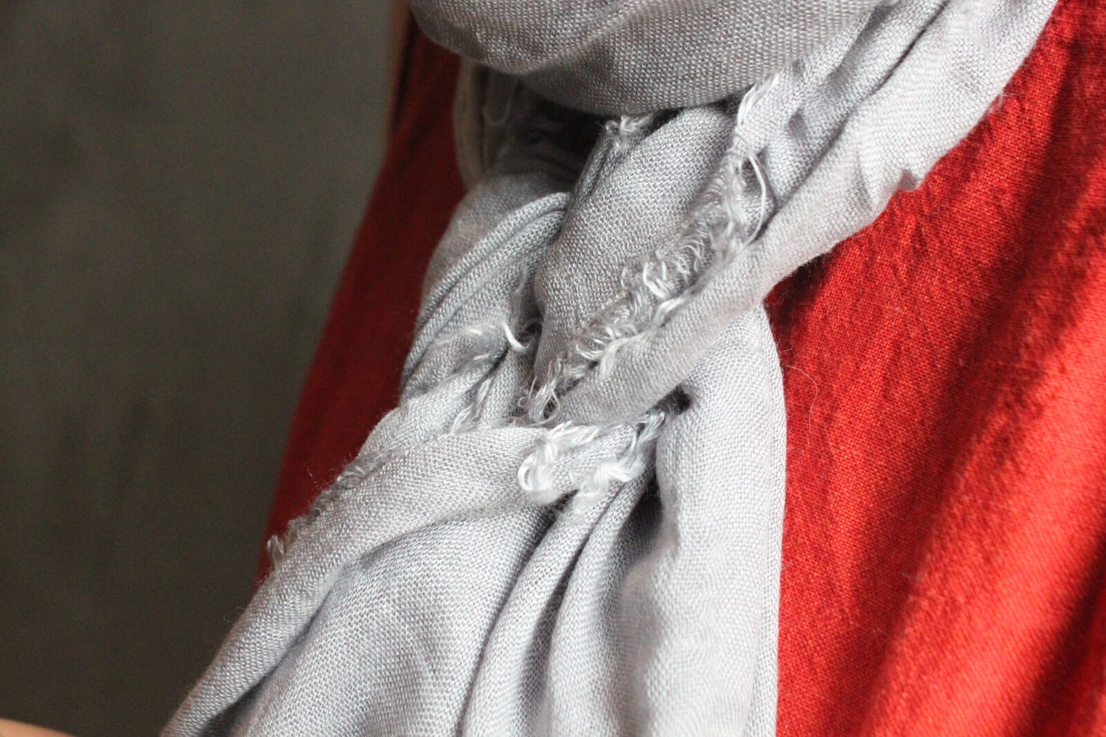 Canon EOS 500D (EOS Rebel T1i / EOS Kiss X3) sample photo. Scarf, fun, well photography