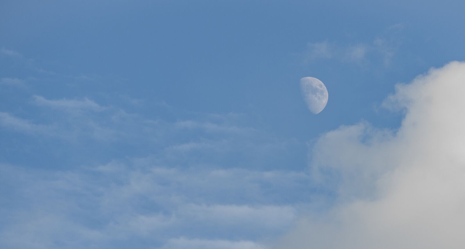 Tamron 28-200mm F2.8-5.6 Di III RXD sample photo. Moon, sky, bright photography