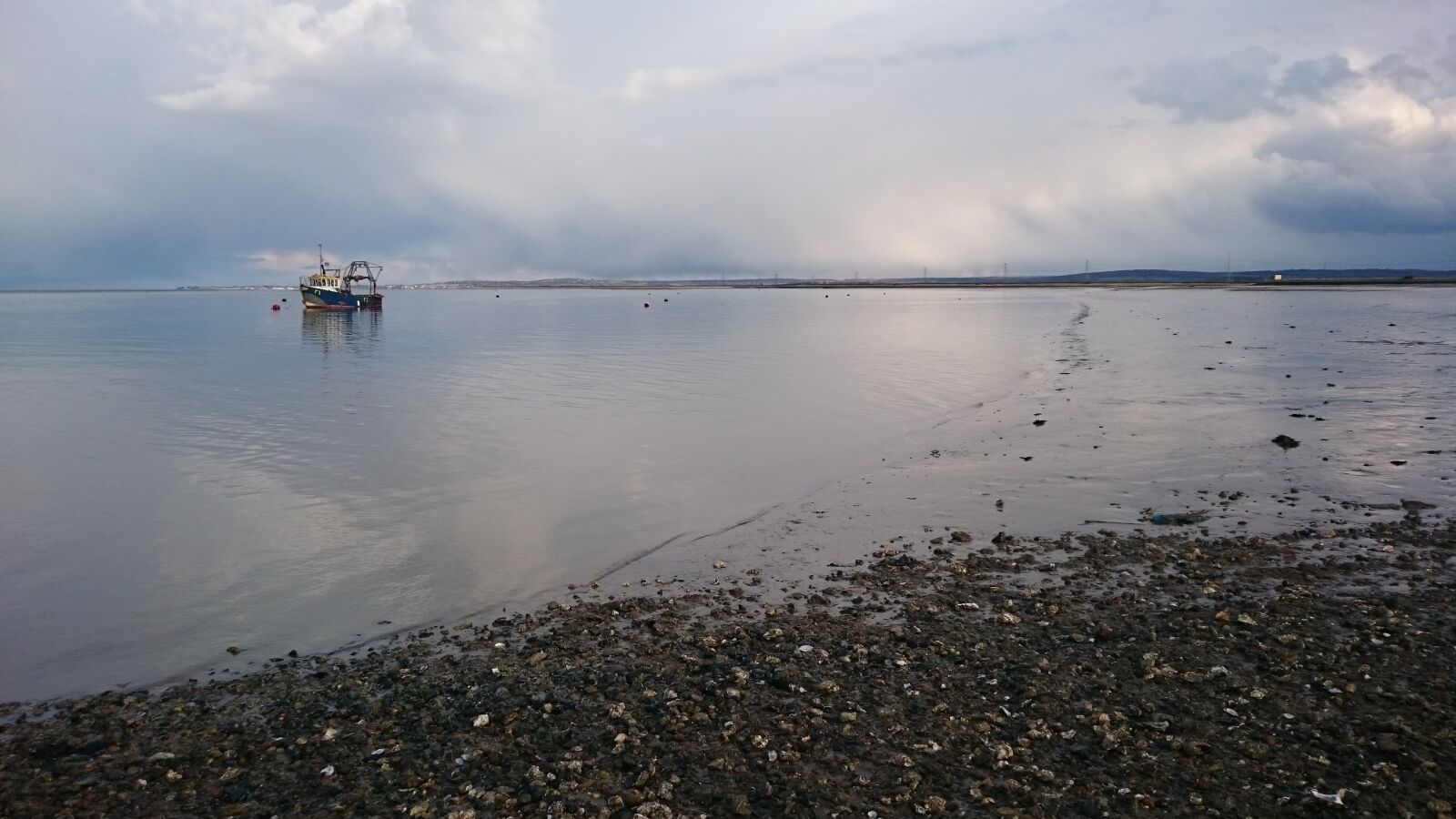Sony Xperia Z3 sample photo. Trawler, estuary, calm photography