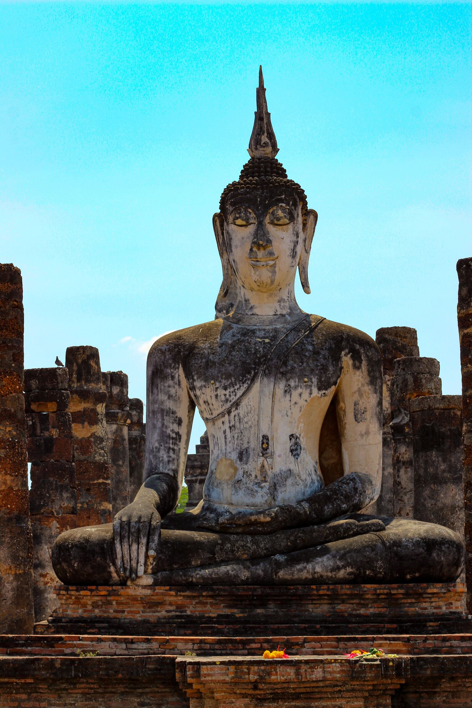 Canon EOS 600D (Rebel EOS T3i / EOS Kiss X5) + Canon EF 50mm F1.8 STM sample photo. Sukhothai, thailand, temple photography