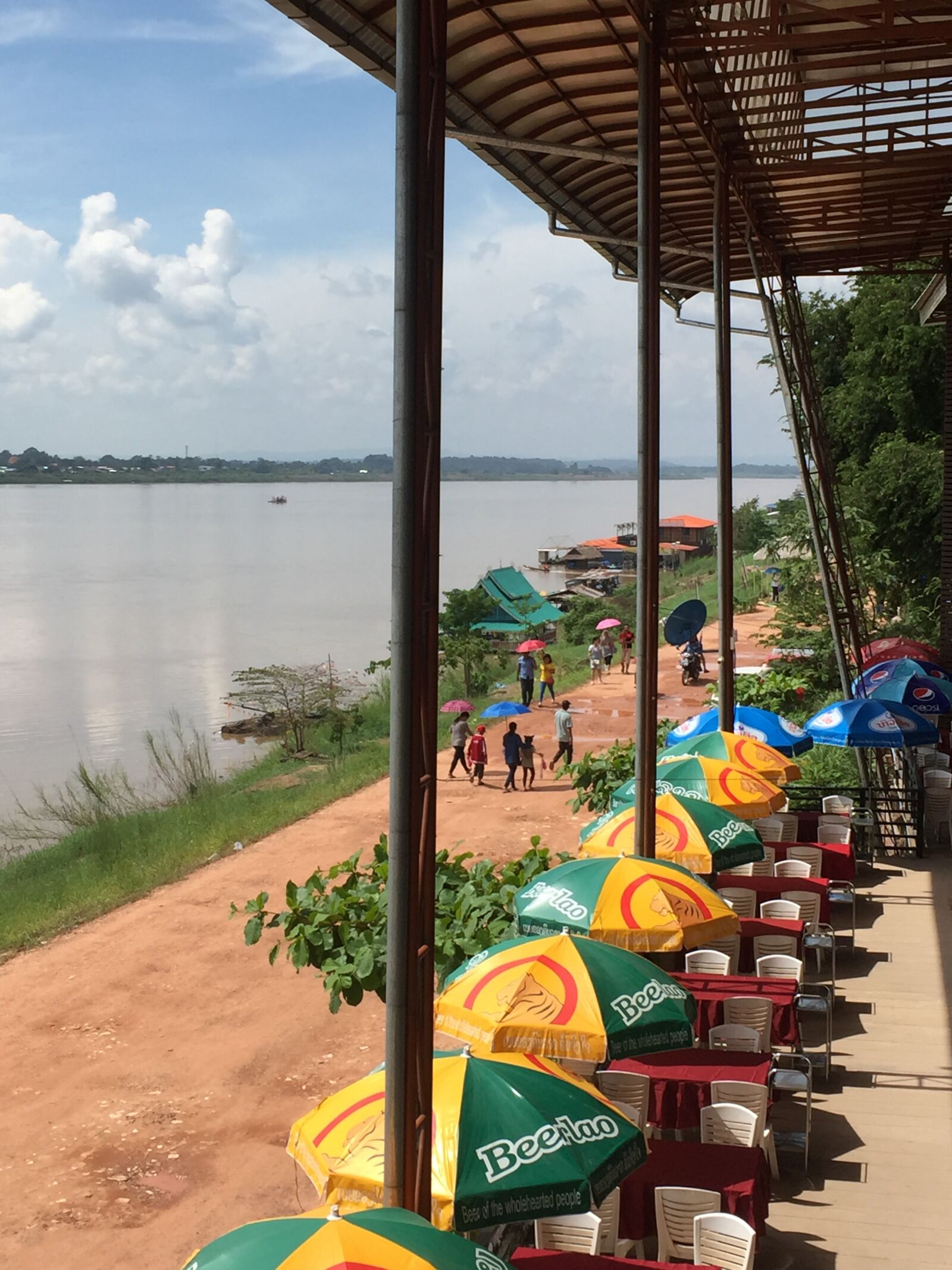 iPhone 6 back camera 4.15mm f/2.2 sample photo. Mekong, river, laos photography