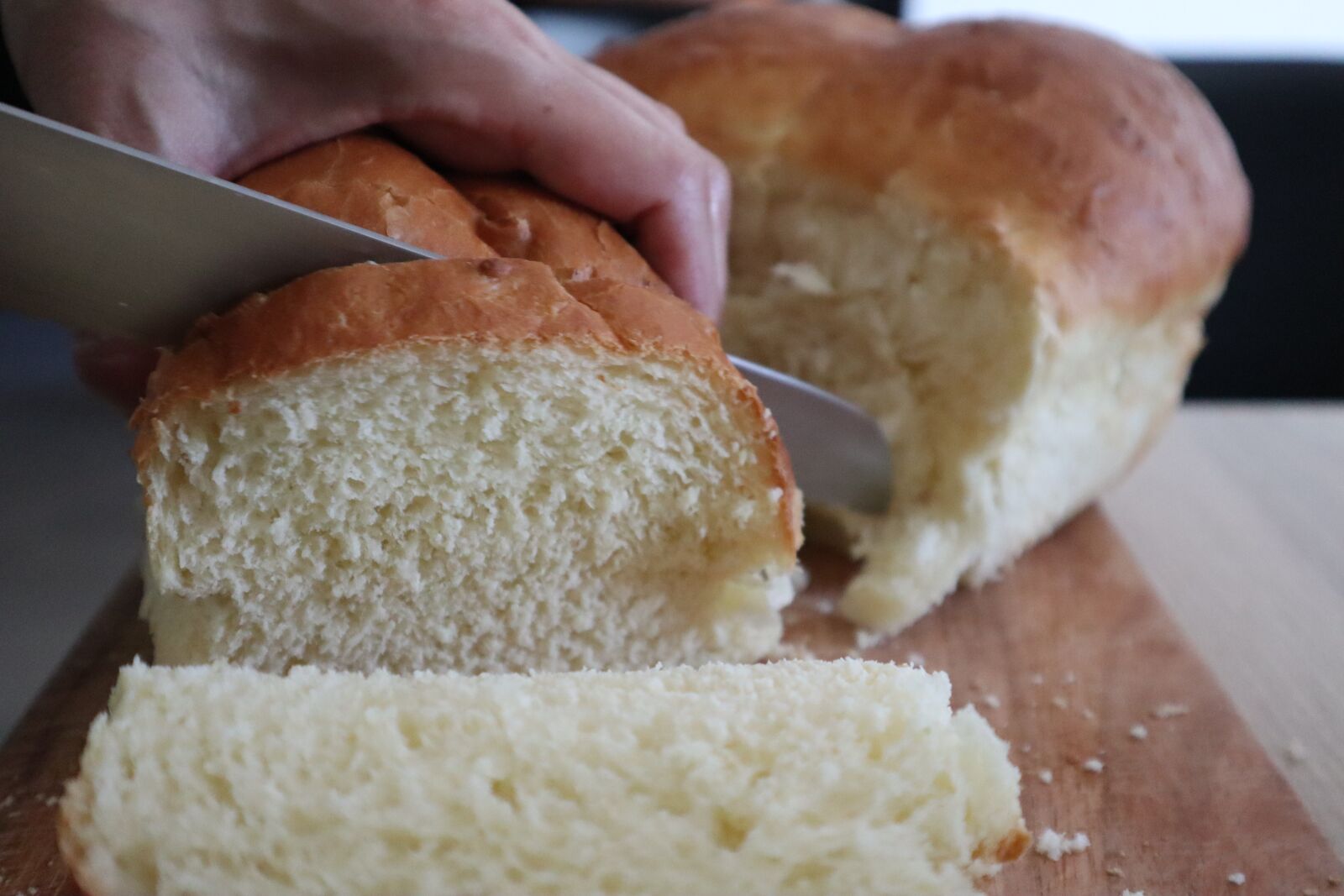 Canon EOS M50 (EOS Kiss M) sample photo. Bread, brioche, tender photography