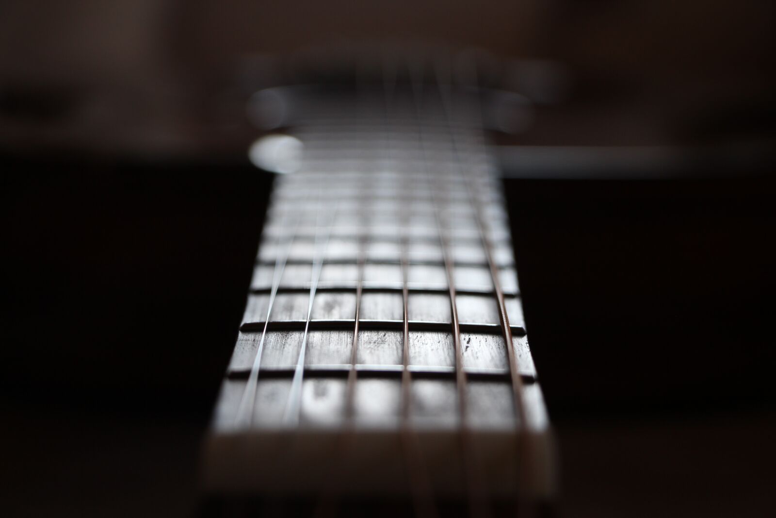 Canon EF-S 18-135mm F3.5-5.6 IS STM sample photo. Guitar, strings, close up photography