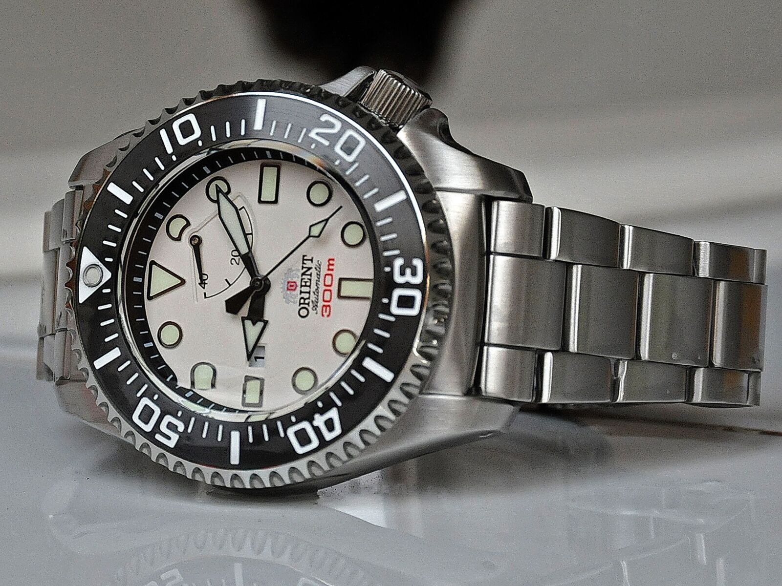 Nikon D300 sample photo. Hour s, orient, diver photography
