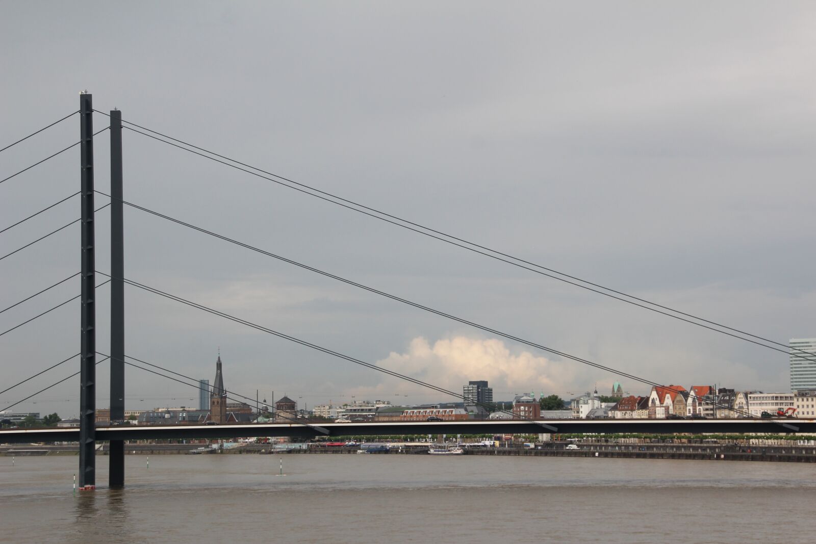 Canon EOS 600D (Rebel EOS T3i / EOS Kiss X5) sample photo. Düsseldorf, bridge, rhine photography