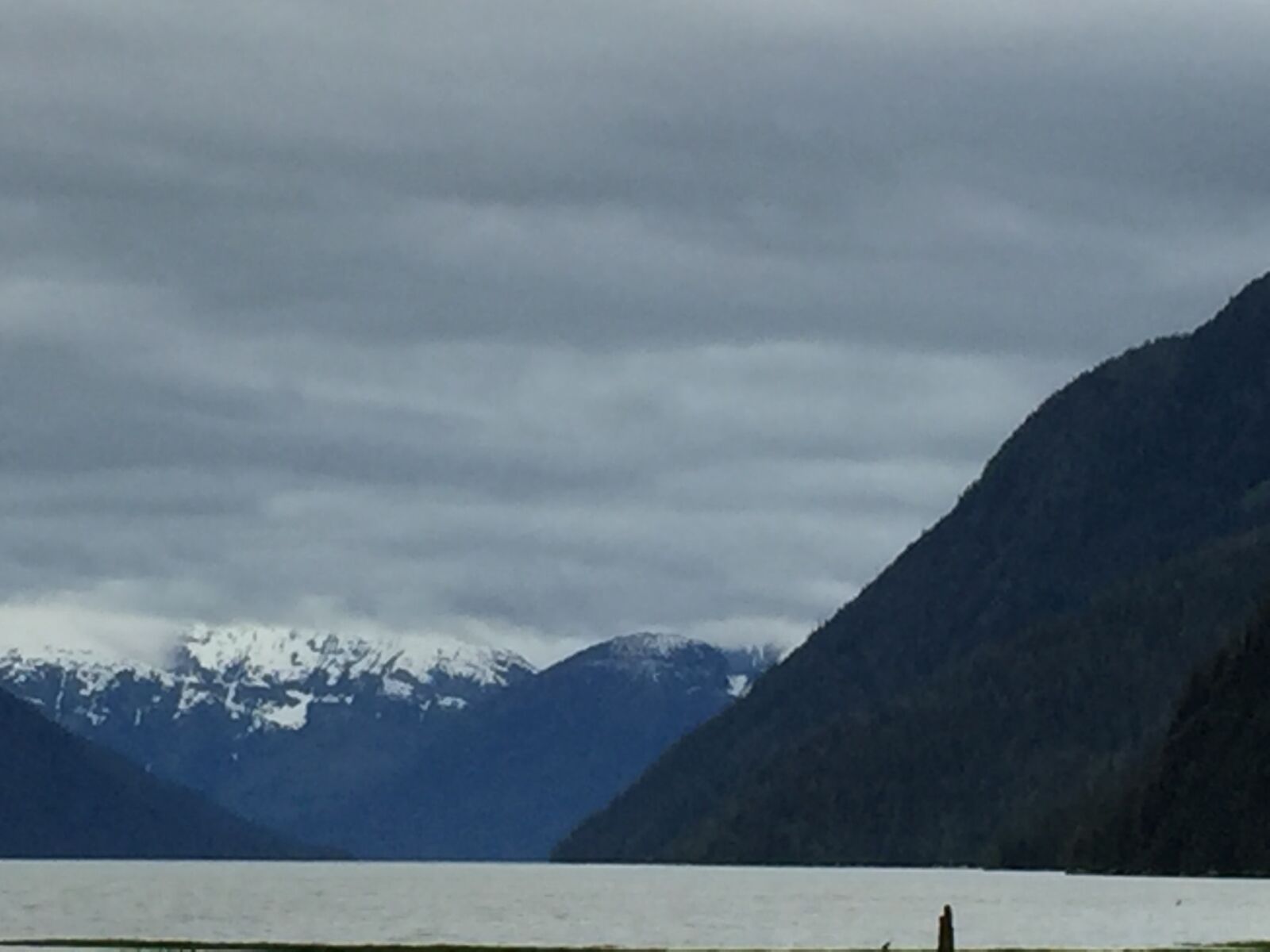 iPhone 6 back camera 4.15mm f/2.2 sample photo. Alaska, mountain lake, nature photography