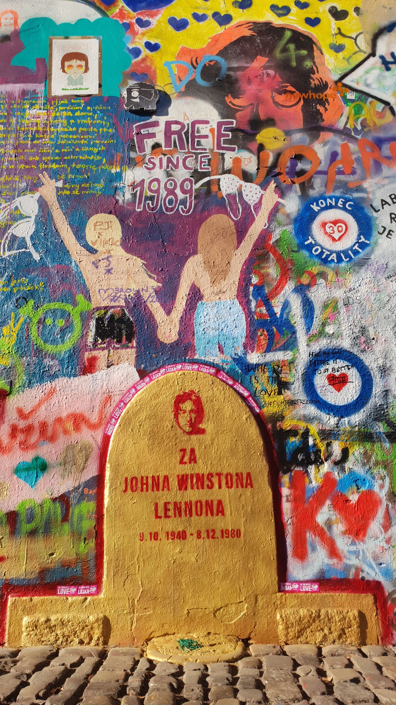 Samsung Galaxy S9 sample photo. Lennon wall, street art photography