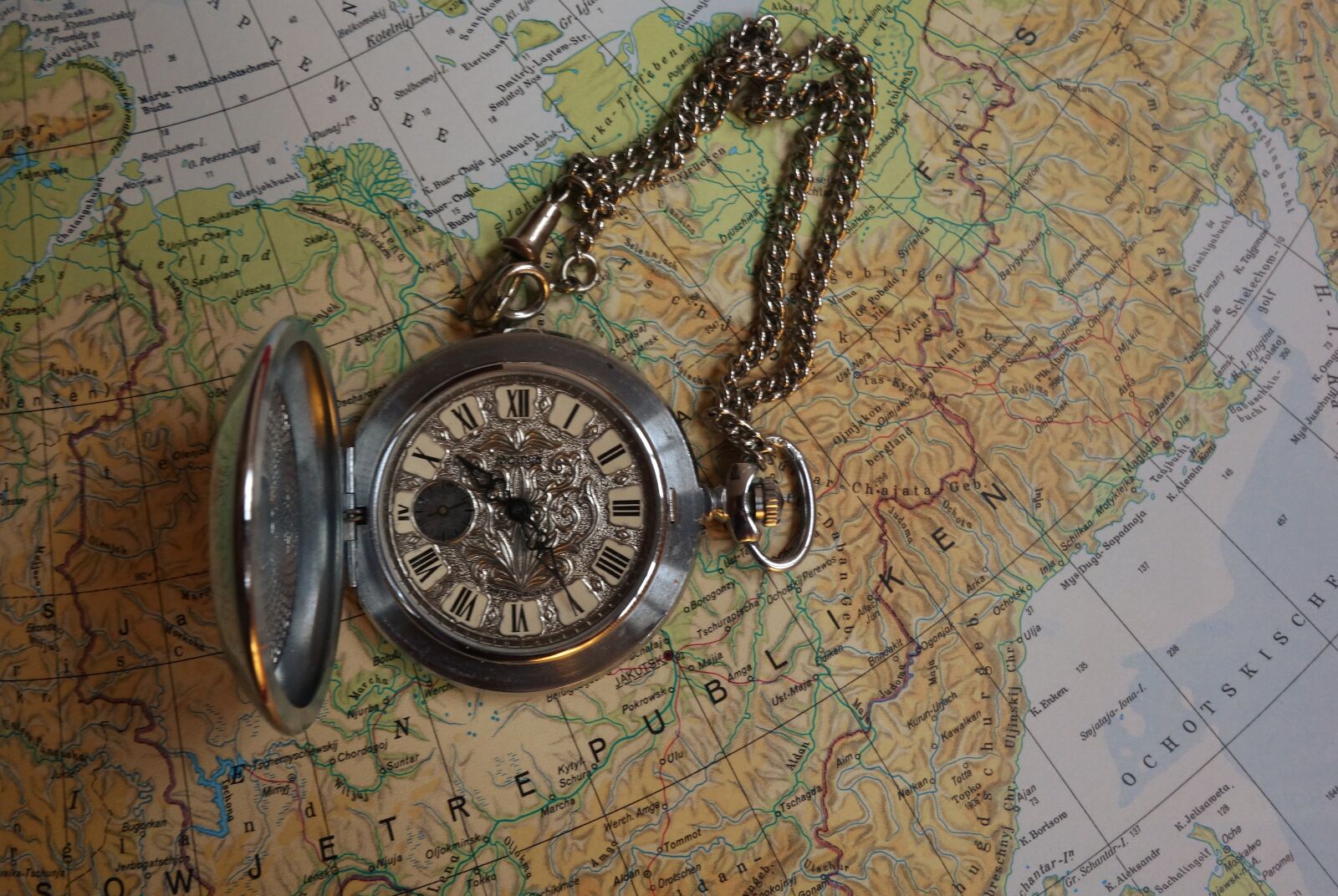 Sony Cyber-shot DSC-RX100 sample photo. Pocket watch, clock, map photography