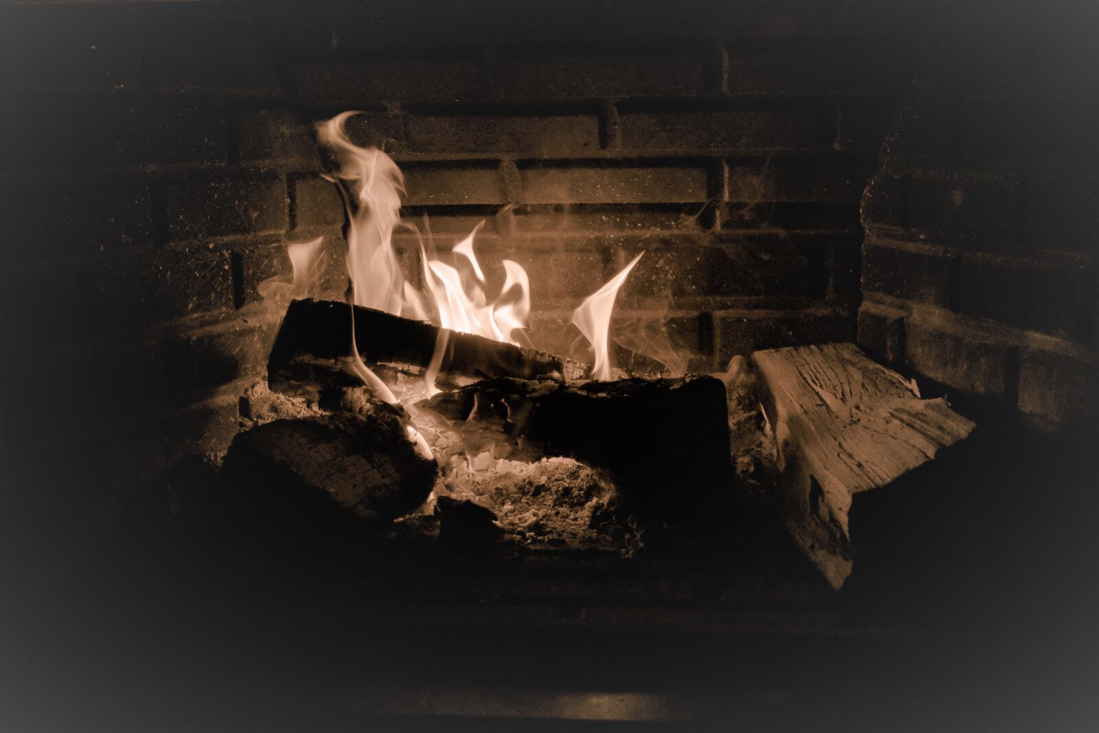 Fujifilm X-T30 sample photo. Fire, flame, fireplace photography
