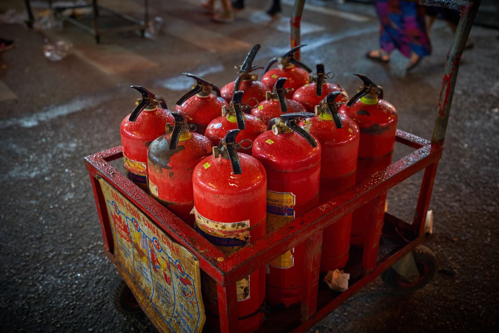 Sony FE 16-35mm F2.8 GM sample photo. Vietnam, hanoi, street photography