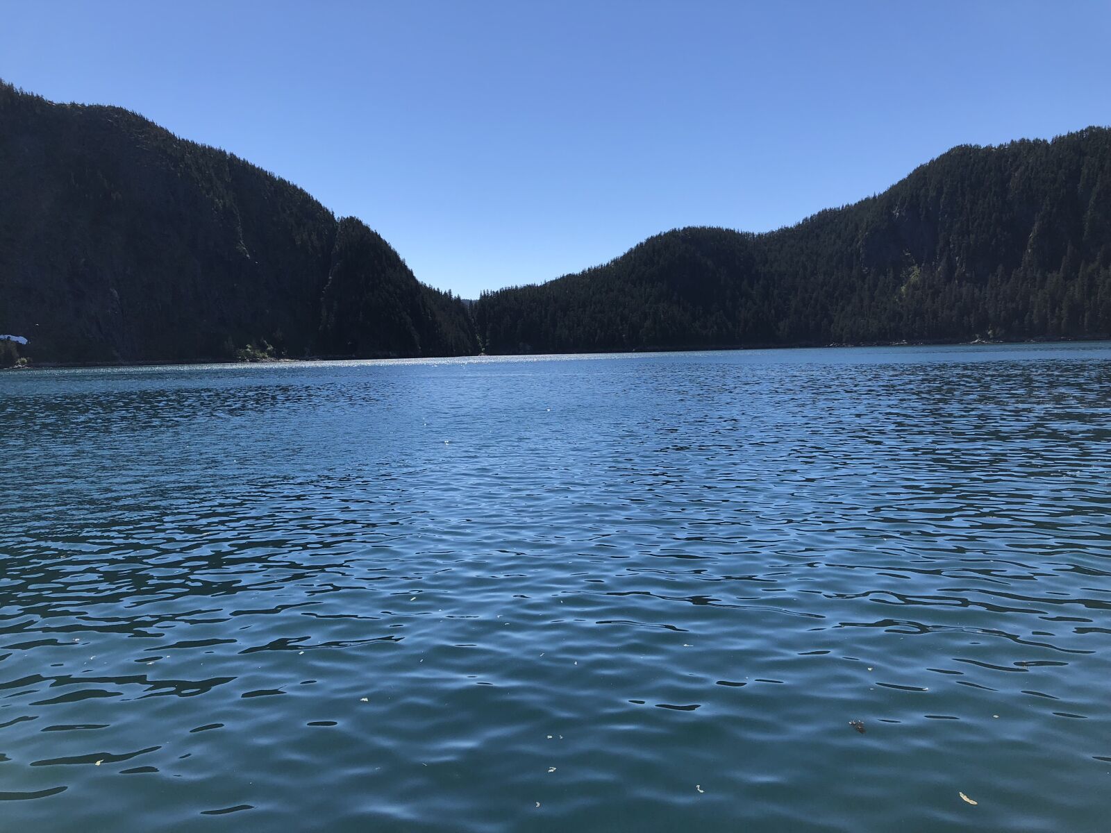 Apple iPhone X sample photo. Ocean, water, mountains photography