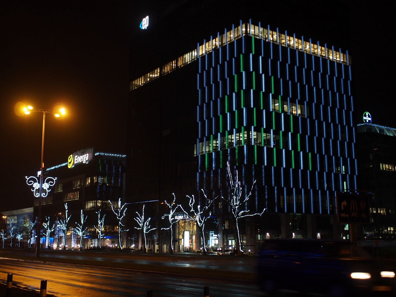 Olympus PEN E-PL5 sample photo. Building, christmas, tree, lights photography