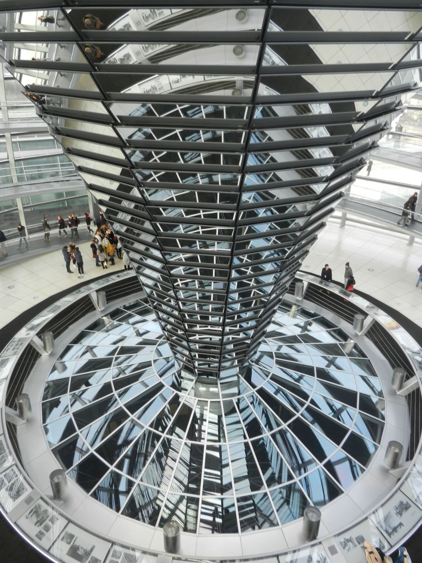 Nikon Coolpix S9100 sample photo. Berlin, reichstag, dome photography
