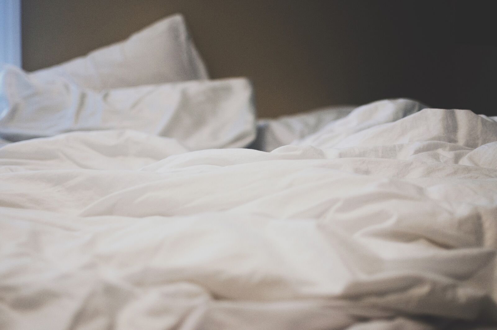 Nikon D90 sample photo. Bed, sheets, pillows photography