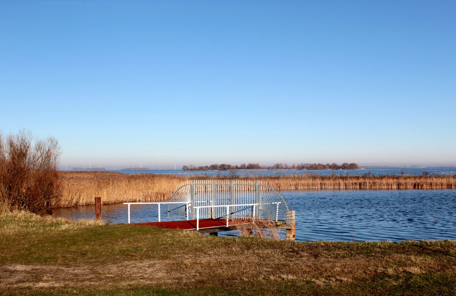 Canon EOS 600D (Rebel EOS T3i / EOS Kiss X5) sample photo. Wolderwijd, landing, water photography