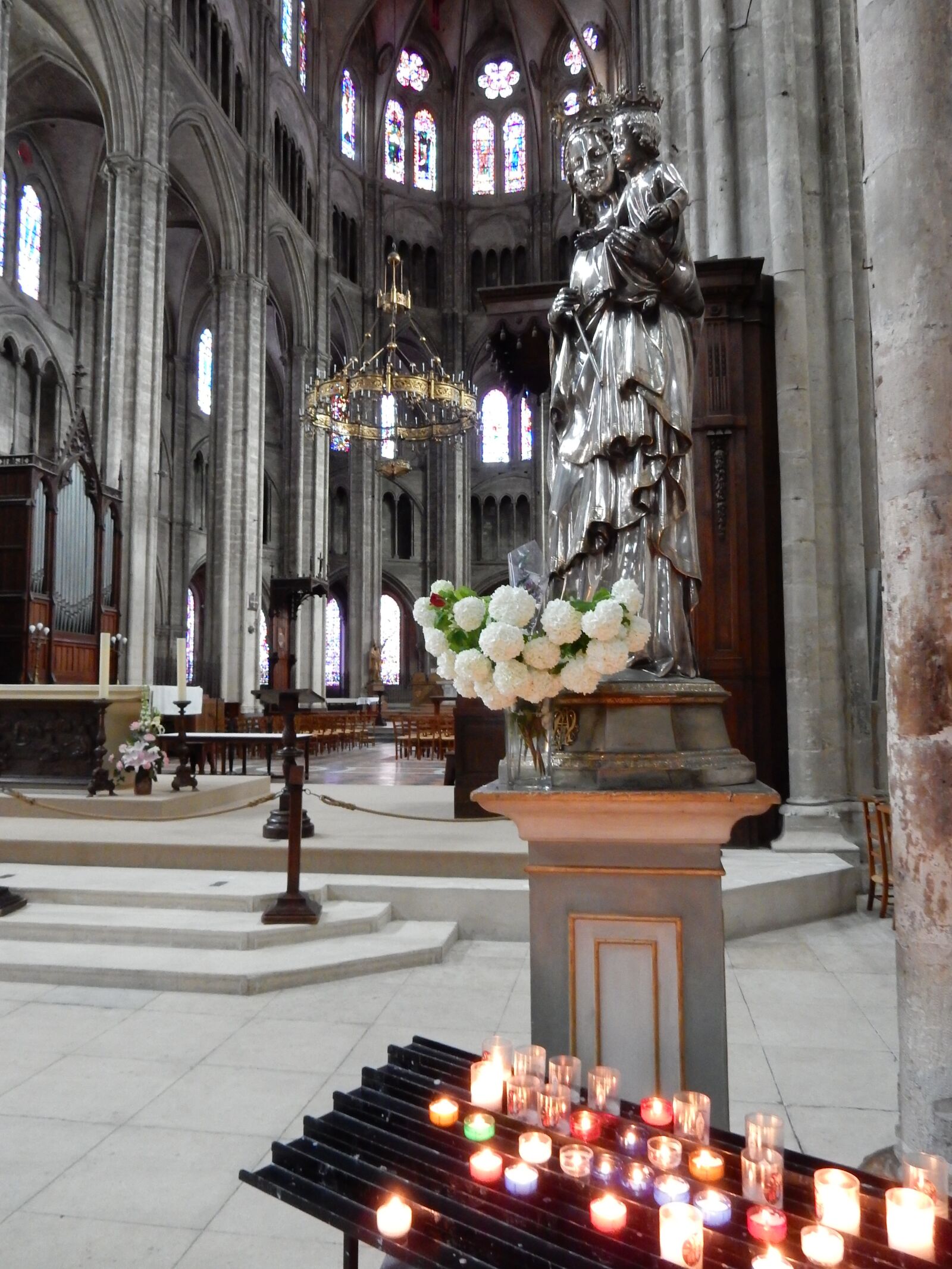 Nikon Coolpix S9700 sample photo. Cathedral, bourges, marie effigy photography