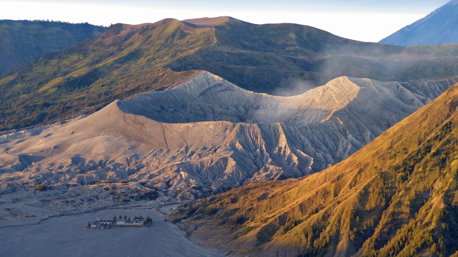 Panasonic Lumix DMC-FZ200 sample photo. Indonesia, java, volcano photography