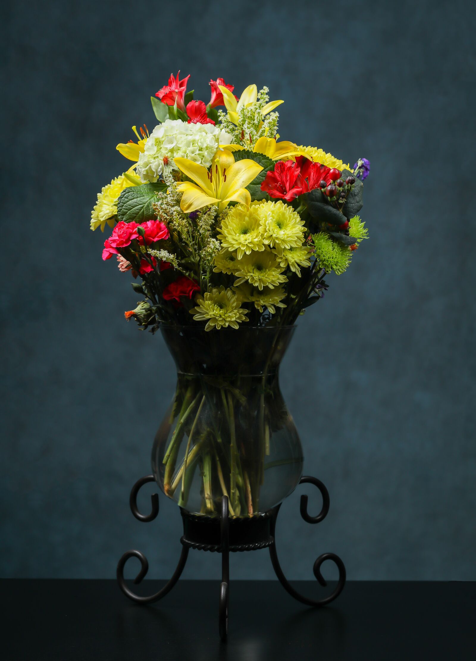 Canon EOS 5D Mark IV sample photo. Flowers, vase, bouquet photography