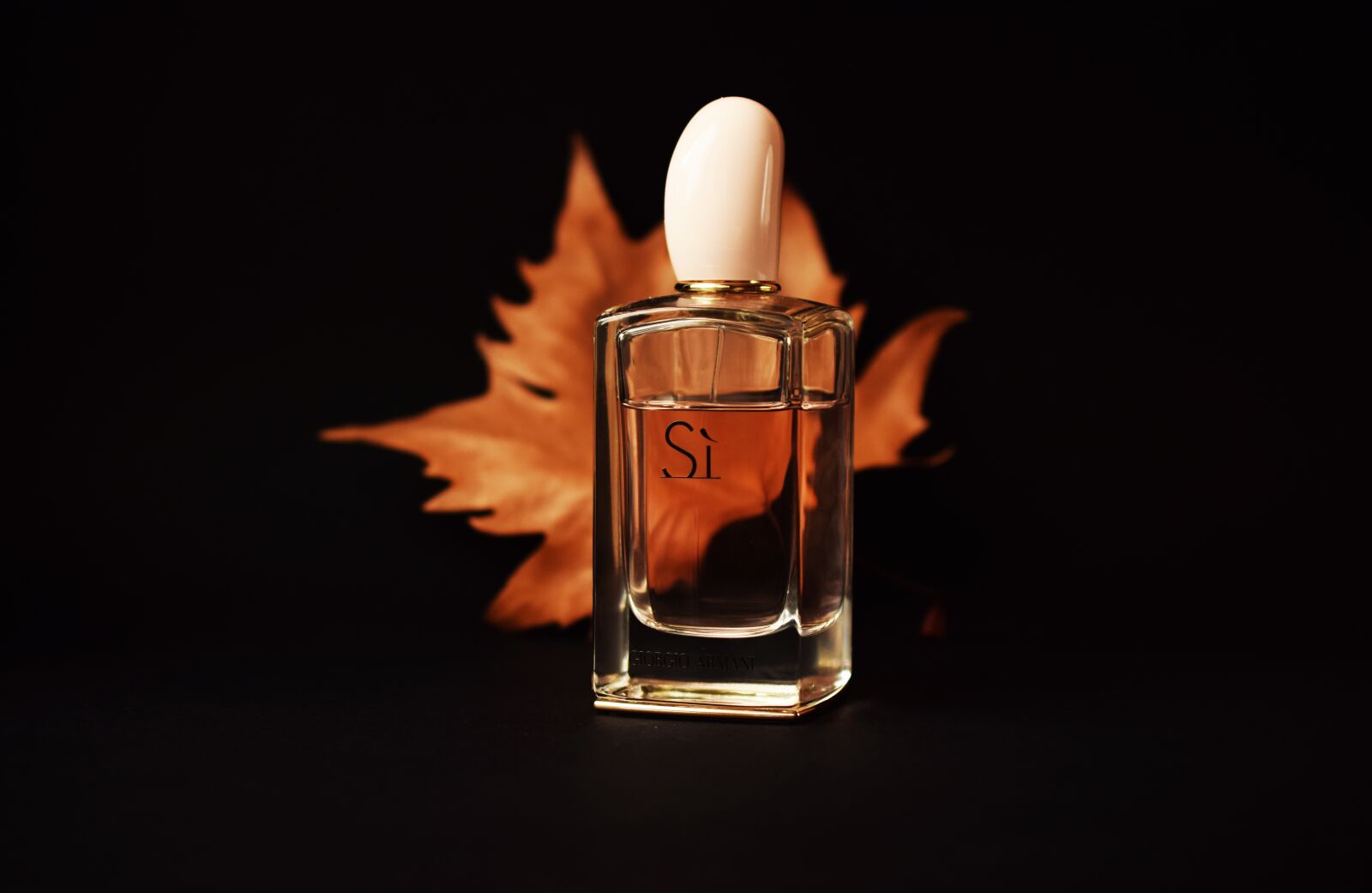 Nikon D5300 sample photo. Perfume, fragrance, black photography