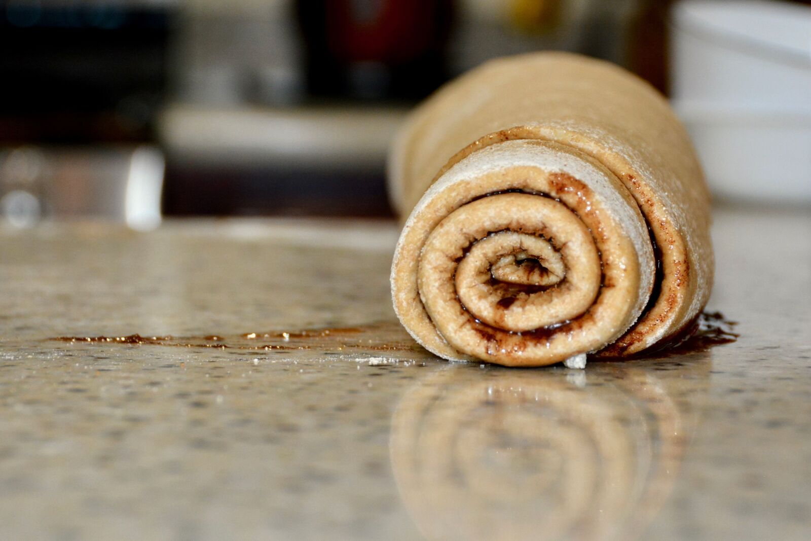 Nikon D7100 sample photo. Food, cinnamon roll, dessert photography