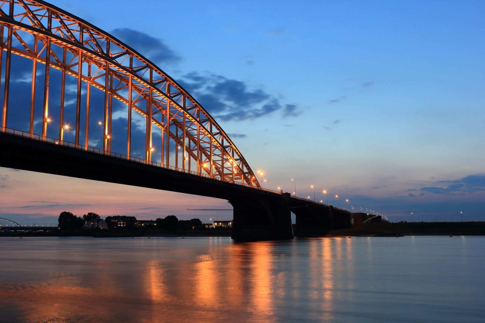 Canon EOS 550D (EOS Rebel T2i / EOS Kiss X4) sample photo. Netherlands, nijmegen, river photography