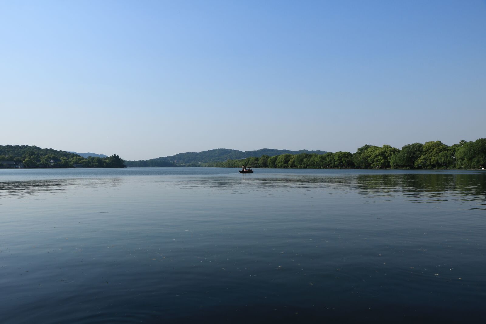 Canon EOS 750D (EOS Rebel T6i / EOS Kiss X8i) sample photo. West lake, blue, lake photography