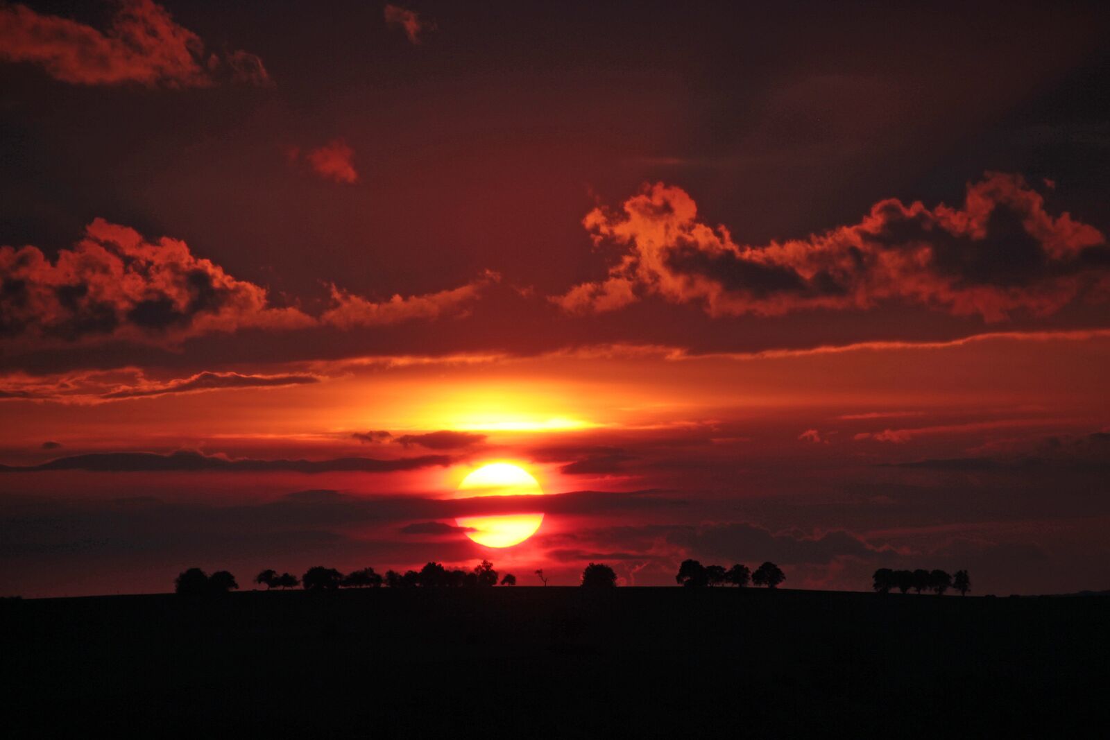 Canon EOS 700D (EOS Rebel T5i / EOS Kiss X7i) sample photo. Sunset, evening sky, afterglow photography
