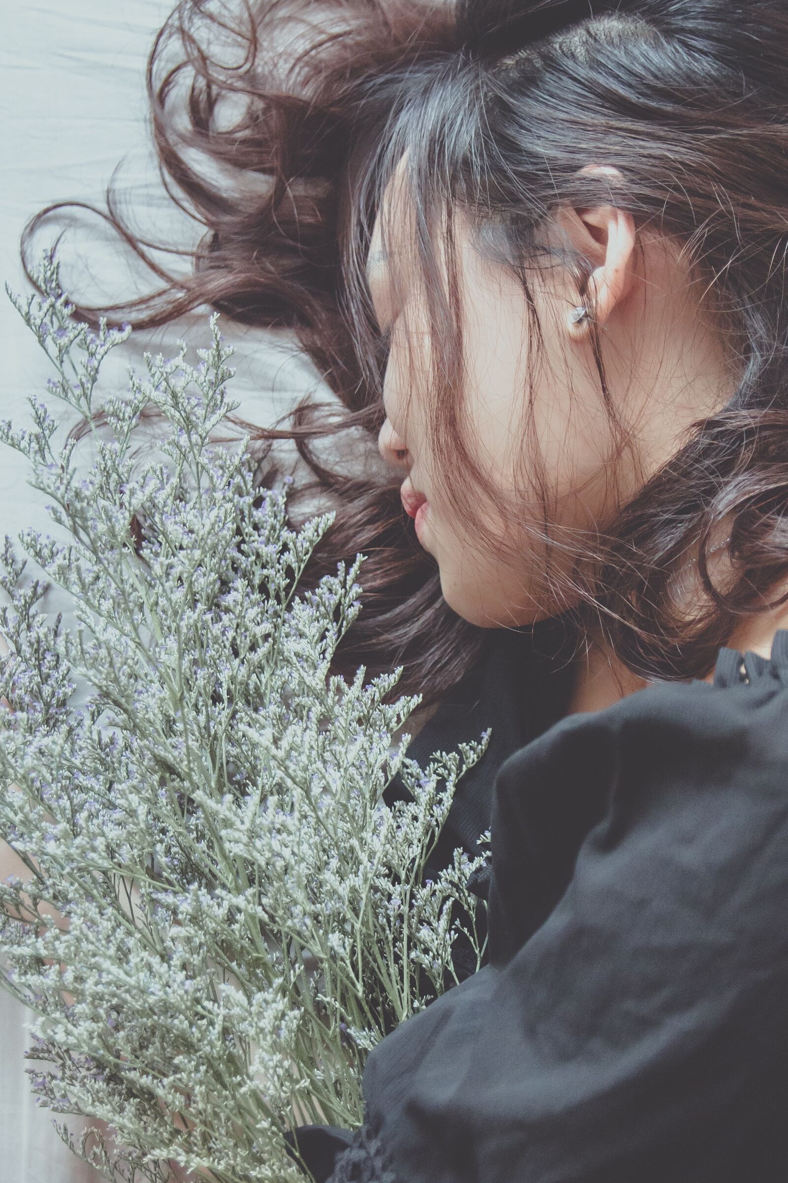 Canon EOS 650D (EOS Rebel T4i / EOS Kiss X6i) sample photo. Flower, potrait, girl photography