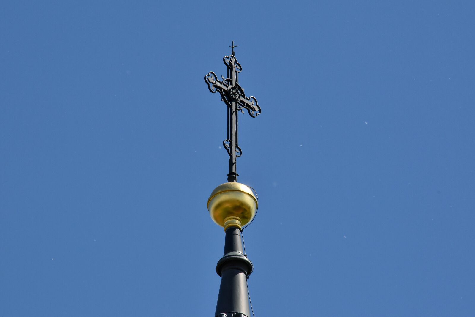 Nikon D5500 sample photo. Brass, christianity, cross, handmade photography
