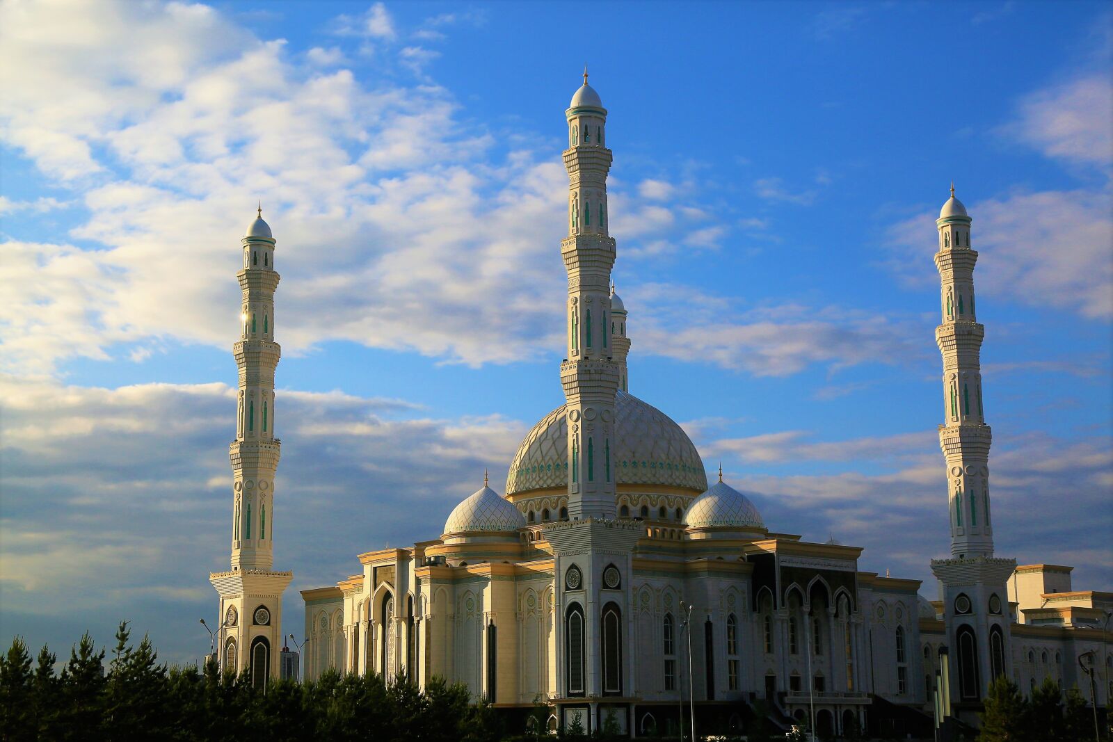Canon EF 24-105mm F4L IS USM sample photo. Cami, minaret, dome photography