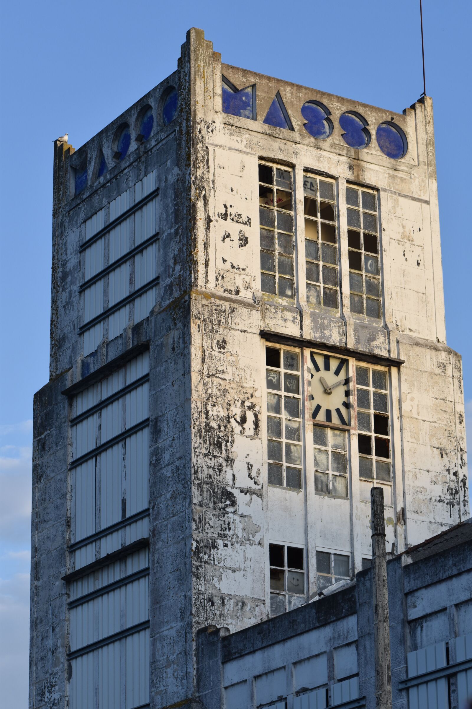 Nikon D5600 sample photo. Industrial architecture, design, bauhaus photography