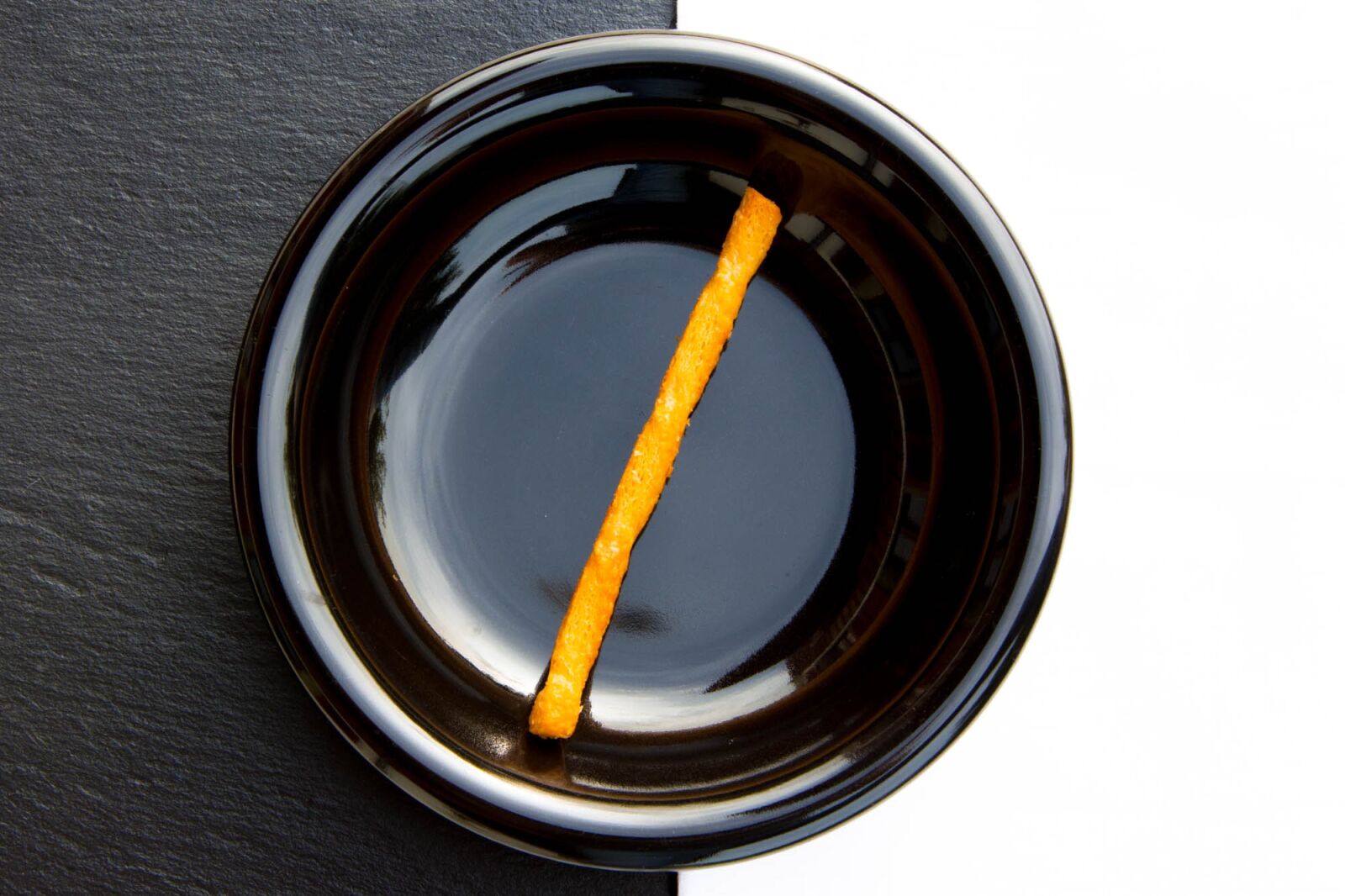 Nikon D7200 sample photo. Plate, aperitif, grissini photography