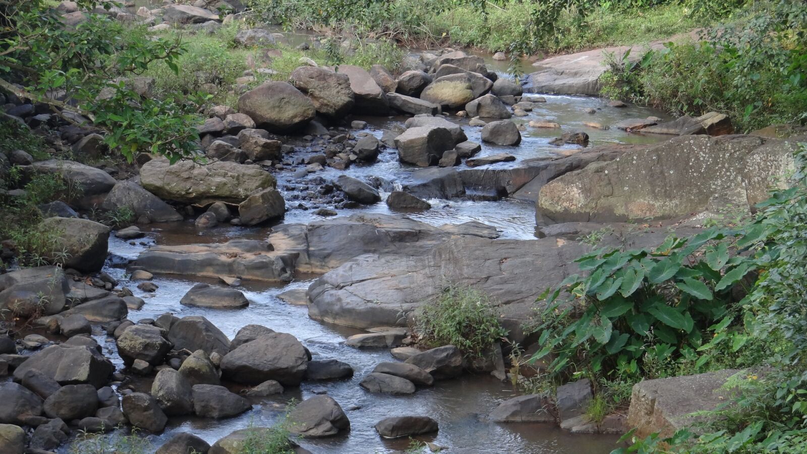 Sony Cyber-shot DSC-HX100V sample photo. Mountain water stream, stream photography