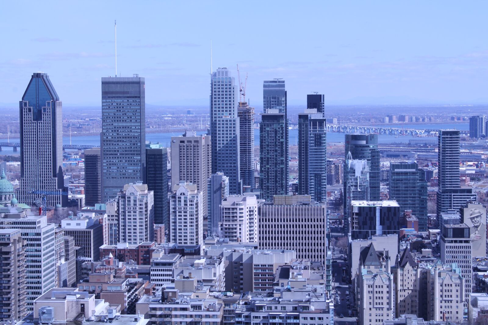 Canon EOS 1100D (EOS Rebel T3 / EOS Kiss X50) sample photo. Montréal, city, skyscraper photography