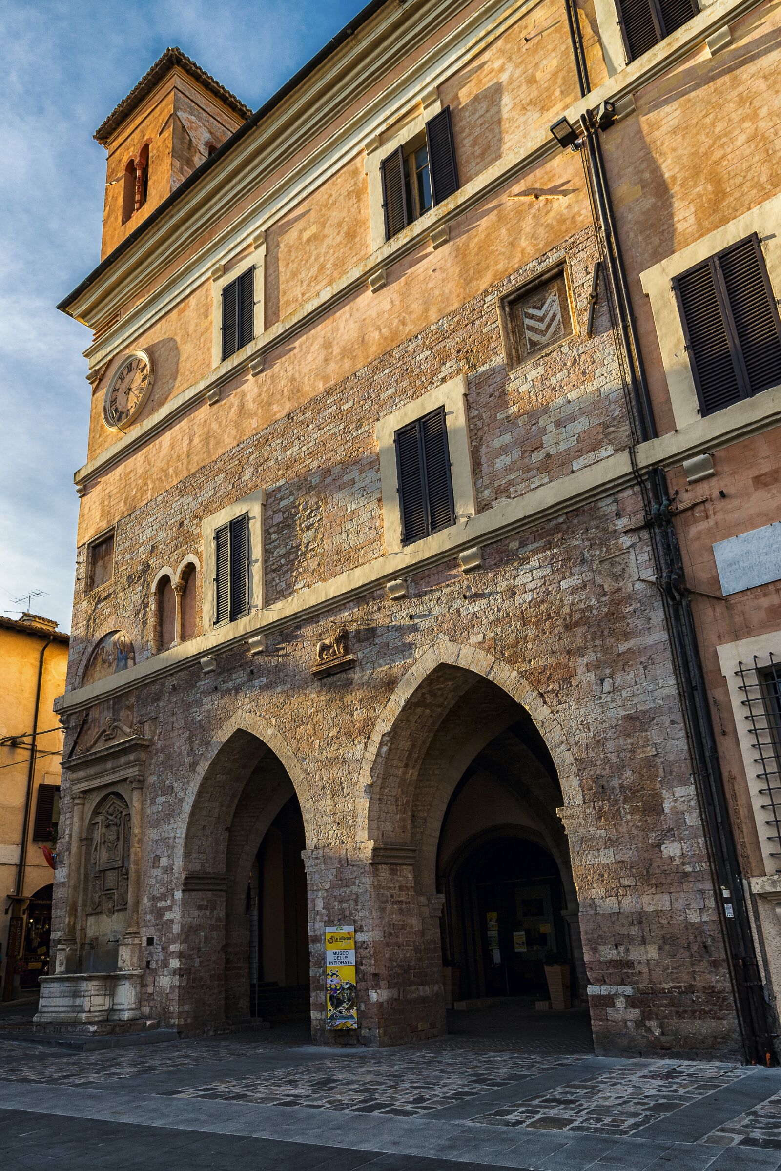 Canon EF 24-105mm F4L IS II USM sample photo. Spello umbria, italy, city photography