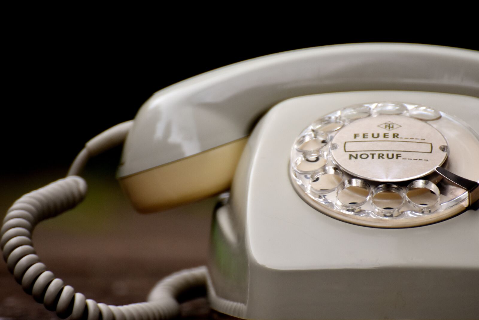 Nikon D7200 sample photo. Old phone, 60s, 70s photography