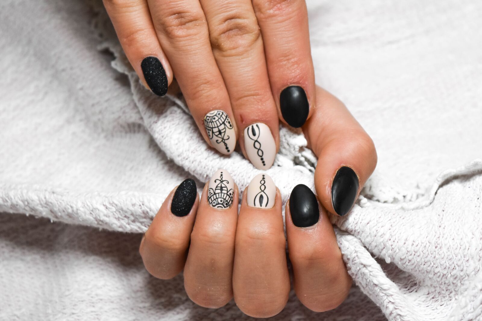 Nikon D7200 sample photo. The hand, toenail, thumb photography