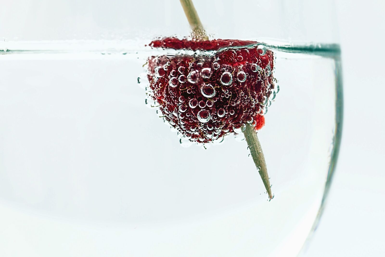 Canon EOS 70D sample photo. Water, fruit juice, raspberry photography