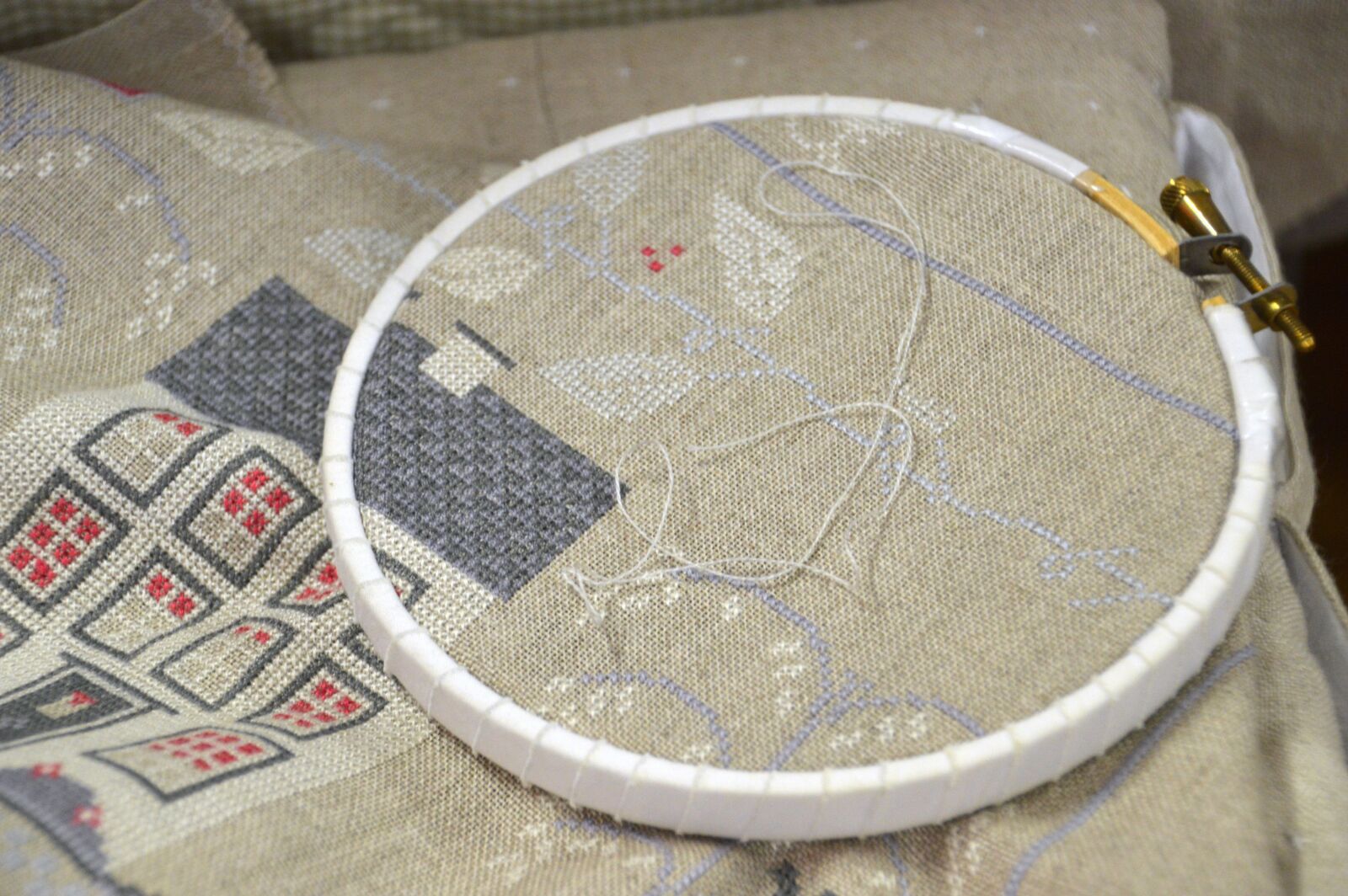 Nikon D3200 sample photo. Couture, embroidery, cross stitch photography