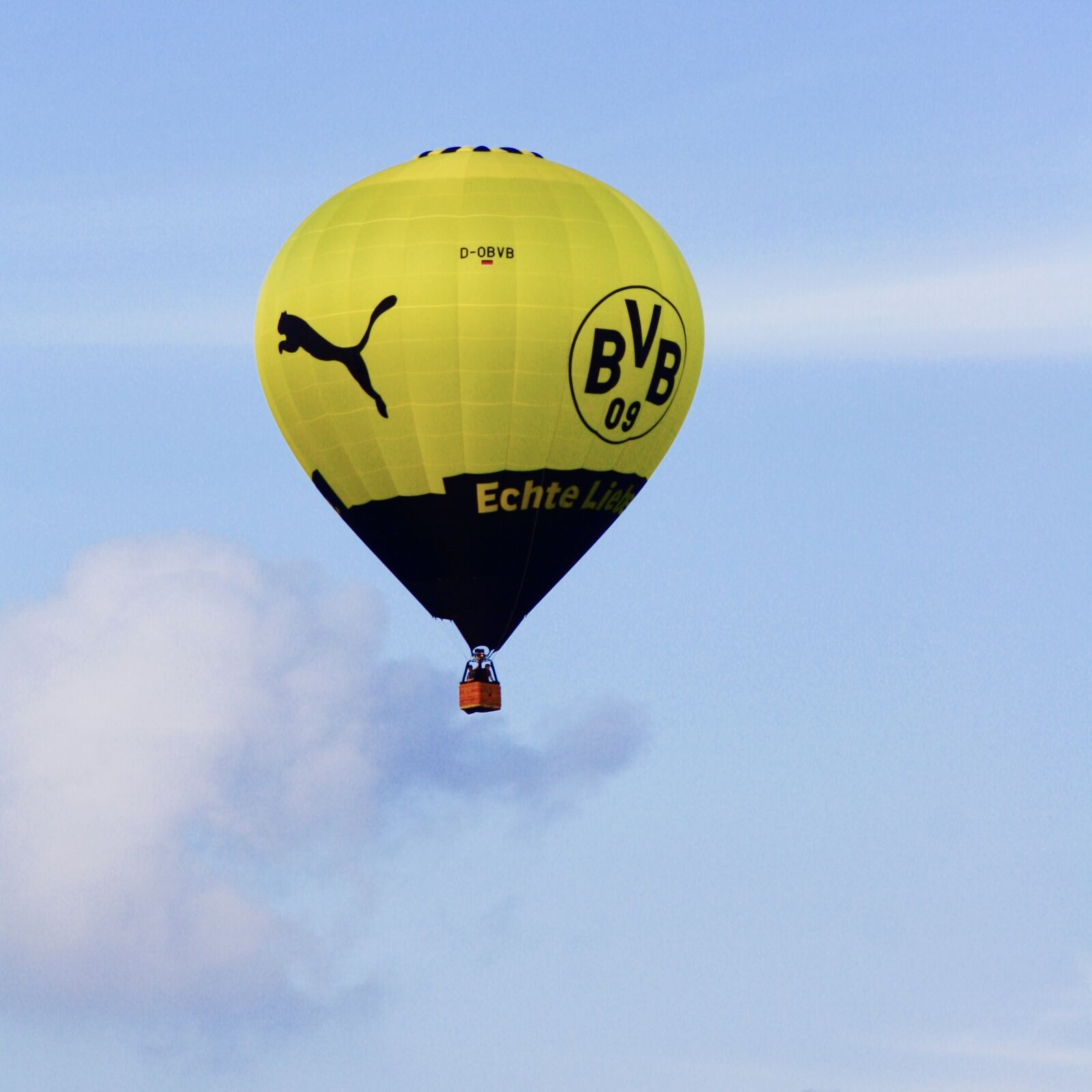 Canon EOS 1000D (EOS Digital Rebel XS / EOS Kiss F) sample photo. Hot air balloon, bvb photography