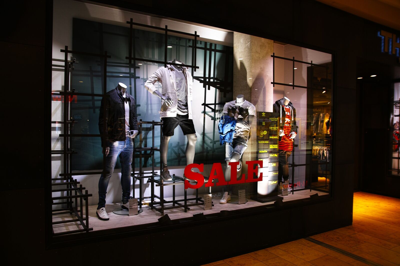 Sigma SD1 Merrill sample photo. Window, fashion, clothing photography