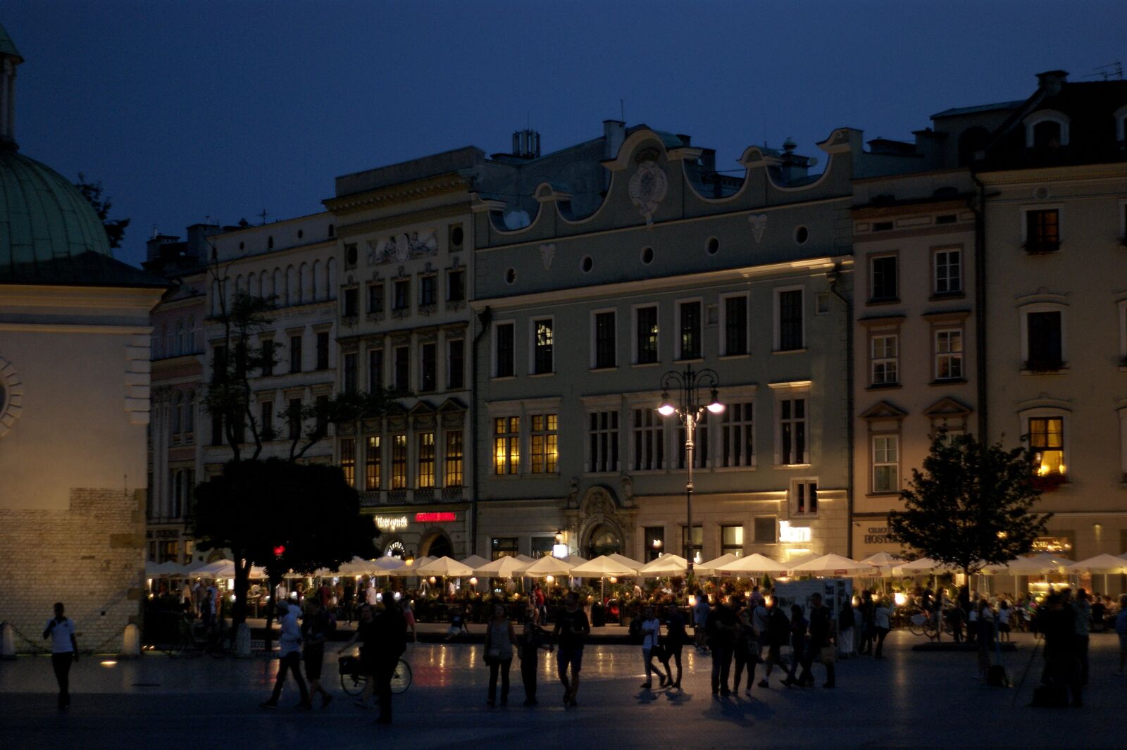 Sony Alpha DSLR-A290 sample photo. Main square, night, cracow photography