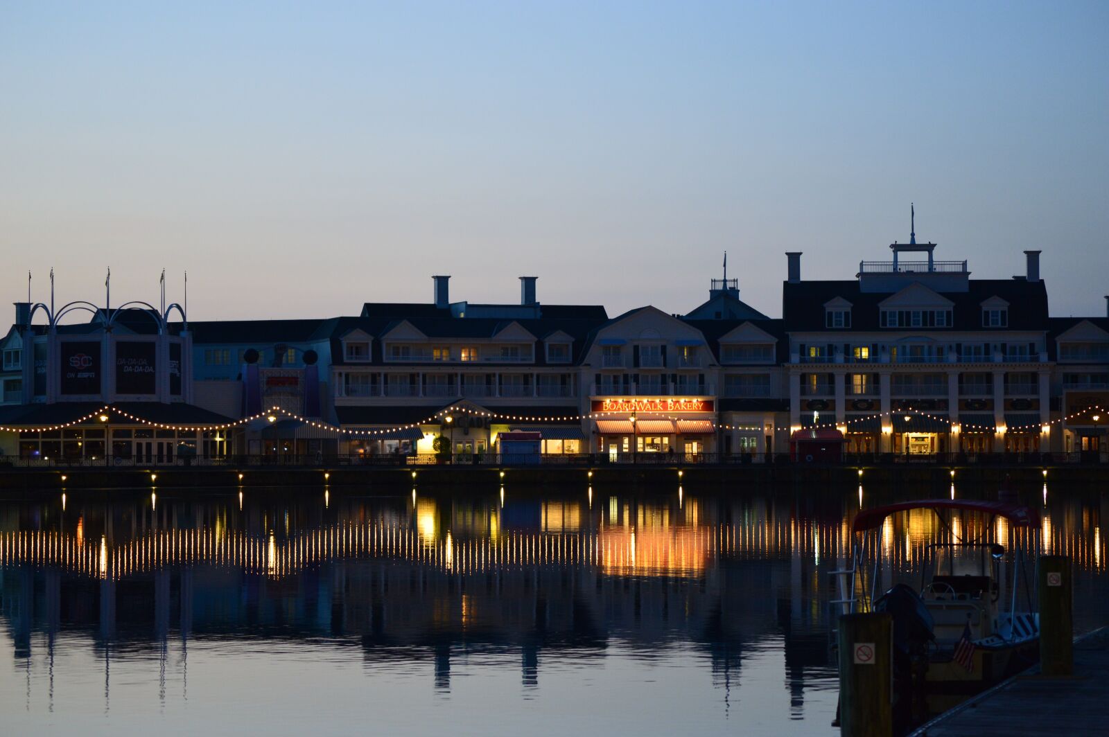 Nikon D3200 sample photo. Dawn, cityscape, city photography