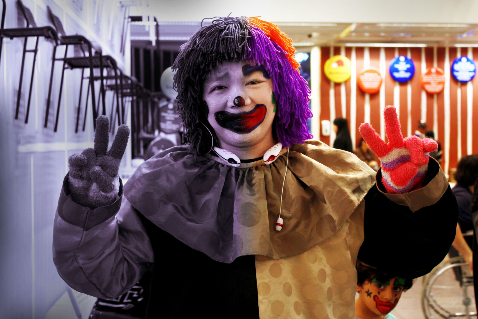 Canon EOS 1200D (EOS Rebel T5 / EOS Kiss X70 / EOS Hi) sample photo. Bright, clown, dull, happy photography